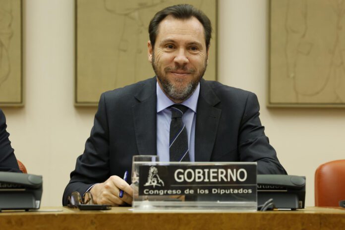 El ministro de Transportes y Movilidad Sostenible, Óscar Puente, ha explicado que únicamente solicitará al Ayuntamiento de Madrid talar un único árbol para llevar a cabo el proyecto de Adif en Atocha.