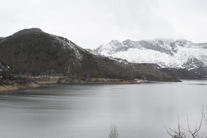 Aumenta la reserva de agua en los pantanos al 50,5 % y acumula actualmente 28.288 hm3