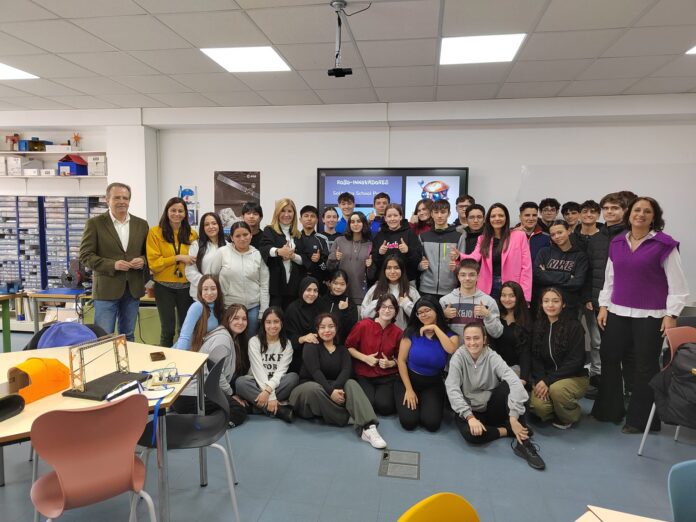 Jóvenes de Móstoles lanzarán al espacio su propio microsatélite