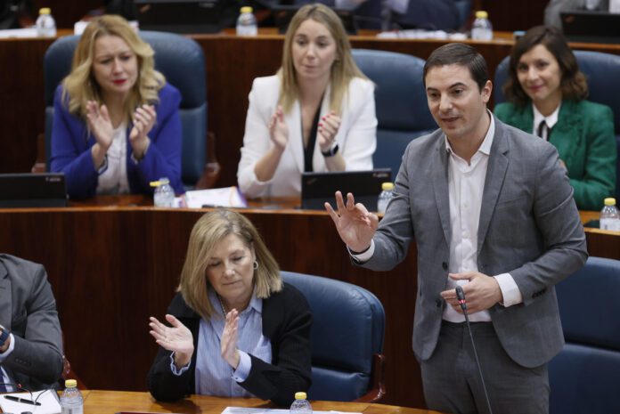 Lobato reprocha a Ayuso que vaya ahora a pedir ayuda