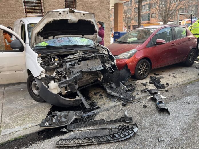 Sucesos.- Un conductor se desvanece y arrolla a una mujer en silla de ruedas y su cuidadora en una calle de San Blas