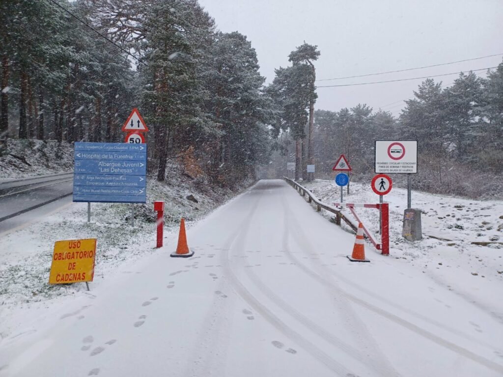 uso de cadenas en los puertos de Navacerrada y Cotos