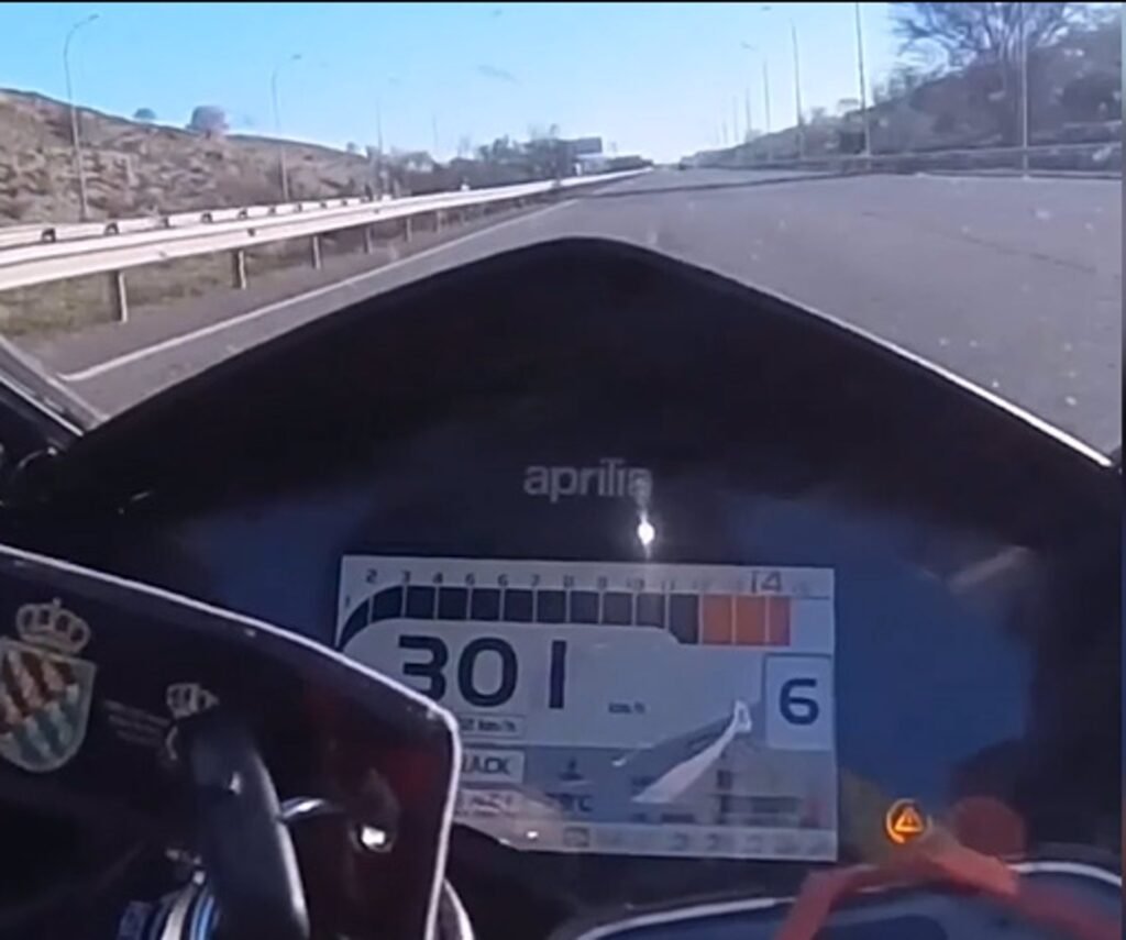 Detenido un motorista que se grabó circulando a 300km/h