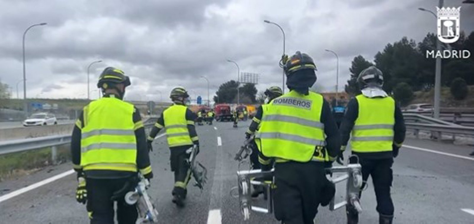 Casi 20 heridos leves tras la colisión múltiple entre 30 vehículos en la A-3 en Madrid