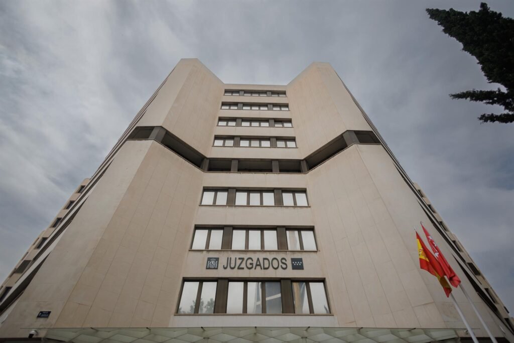 Absuelto un jefe de una ONG de un abuso sexual del que le acusó una empleada por tocarle el tobillo