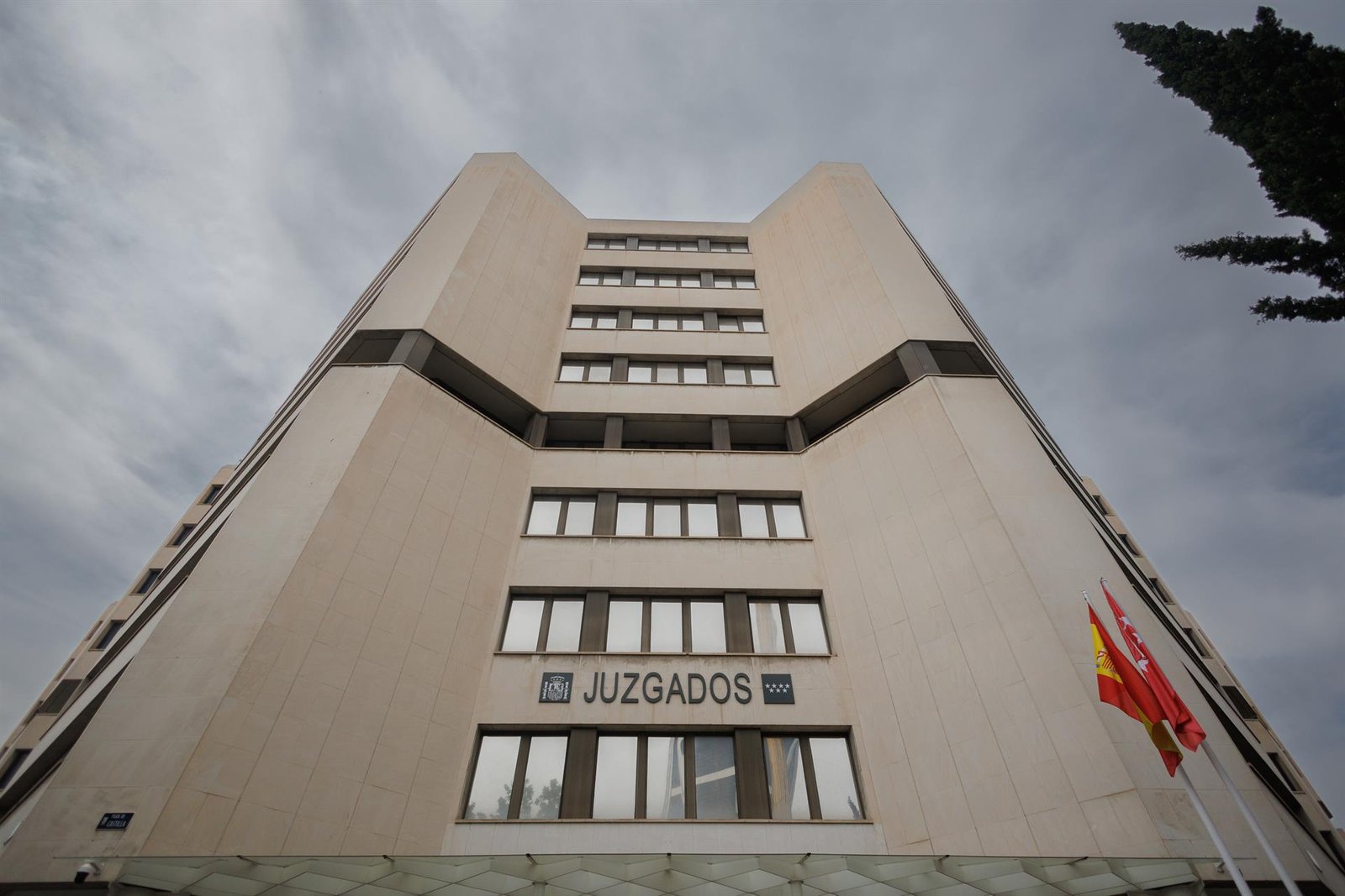 Absuelto un jefe de una ONG de un abuso sexual del que le acusó una empleada por tocarle el tobillo