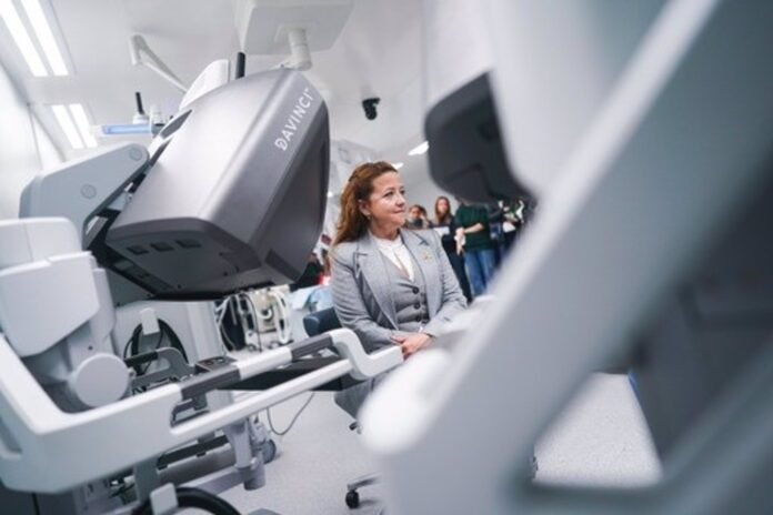 La Paz, primero en España en lograr la extracción parcial de hígado de donante vivo con cirugía robótica