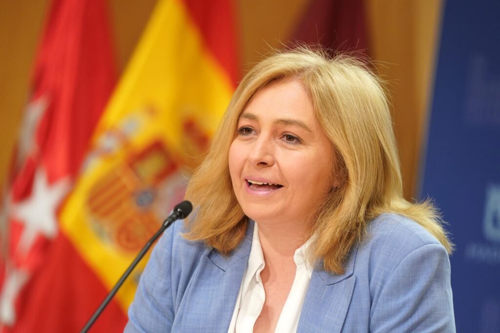 Sanz cree que Almeida ha ofrecido "todas las explicaciones que el Gobierno de España no ha dado" sobre mascarillas