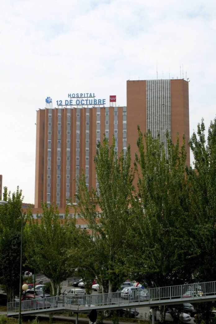 El niño de 2 años que ingresó crítico tras ahogarse en la piscina de su casa evoluciona favorablemente y sale de la UCI