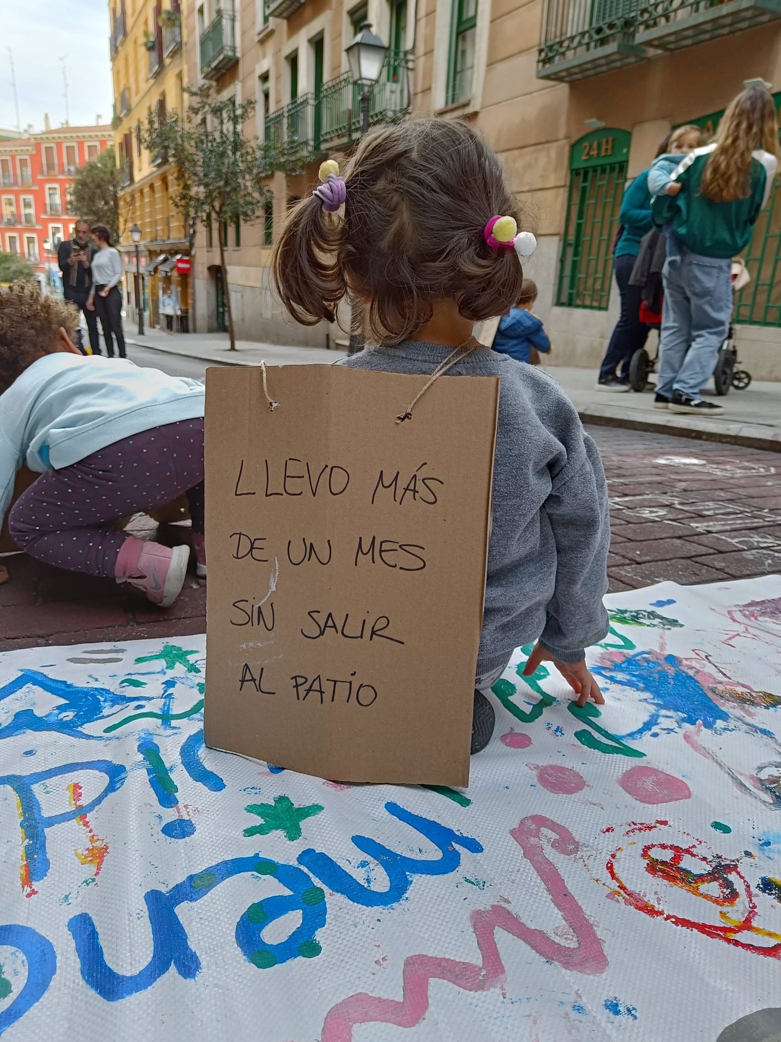 El patio de una escuela de Lavapiés abrirá "de forma inminente" tras casi dos meses clausurado