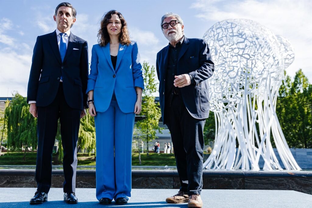 La escultura Iris de Jaume Plensa