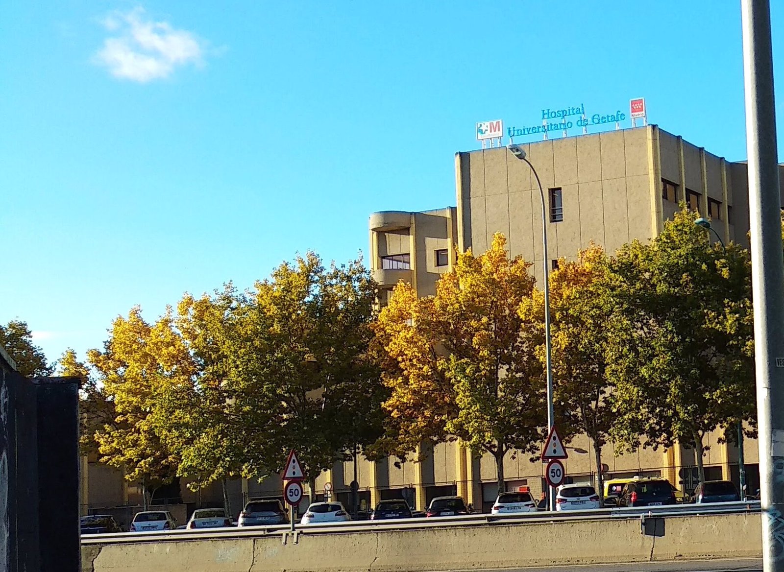 La alcaldesa pide a la Comunidad consensuar acciones de mejora de la movilidad en el Hospital