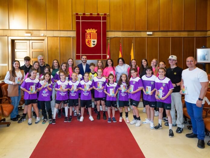 El alcalde homenajea a 27 deportistas torrejoneros