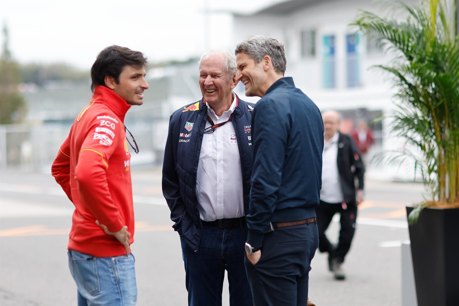 Red Bull confirma conversaciones con Carlos Sainz: "Es su temporada más fuerte en la Fórmula 1"