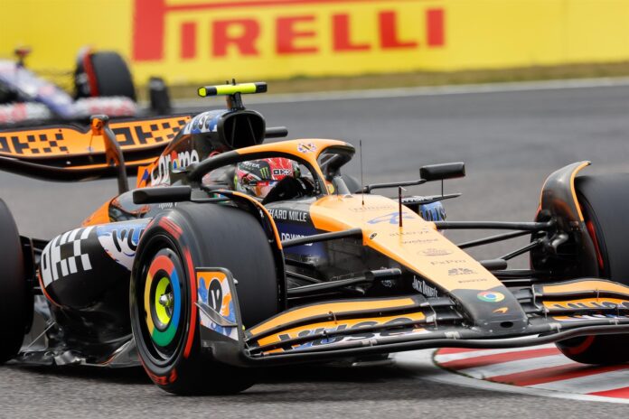 Norris se lleva bajo la lluvia la primera 'pole' al Sprint con Alonso tercero y Sainz quinto