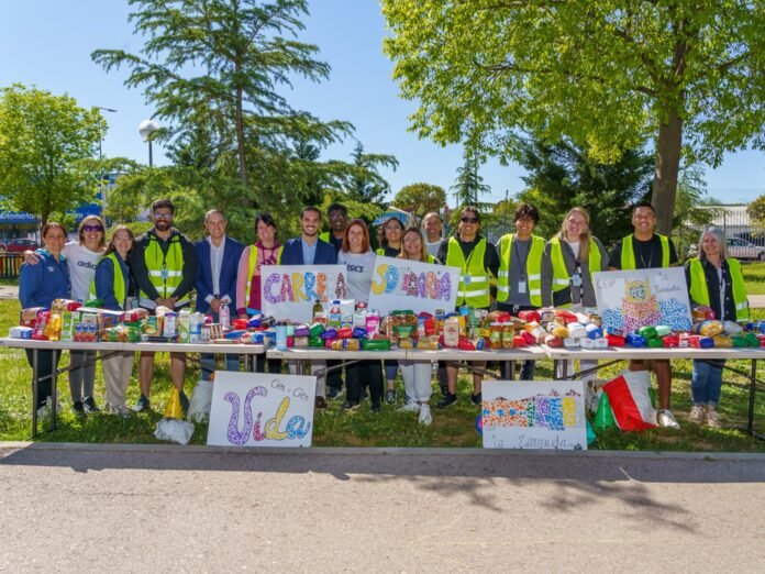 Alumnos del CEIP La Zarzuela corren a favor de la ONG 'Cien por cien vida' en una prueba solidaria