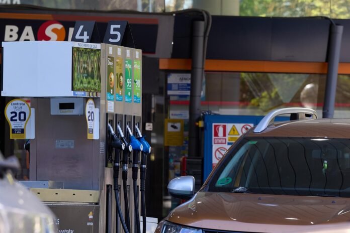 La gasolina toca un nuevo máximo anual tras encadenar más de tres meses al alza
