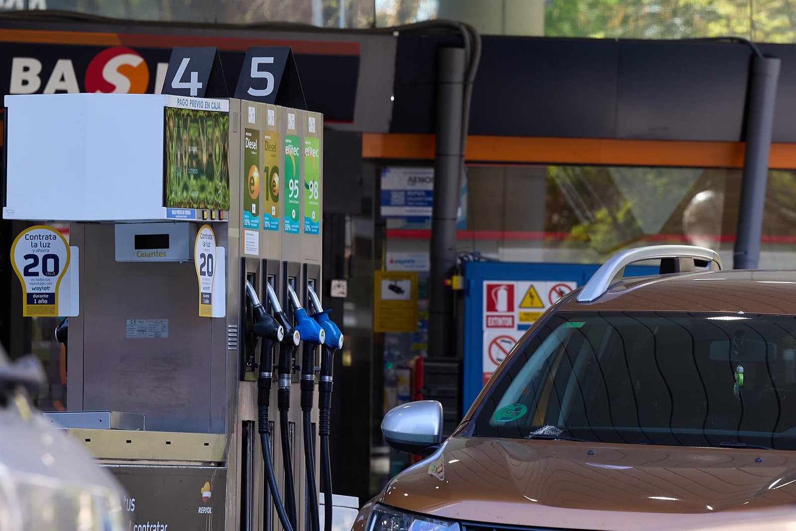 La gasolina toca un nuevo máximo anual tras encadenar más de tres meses al alza
