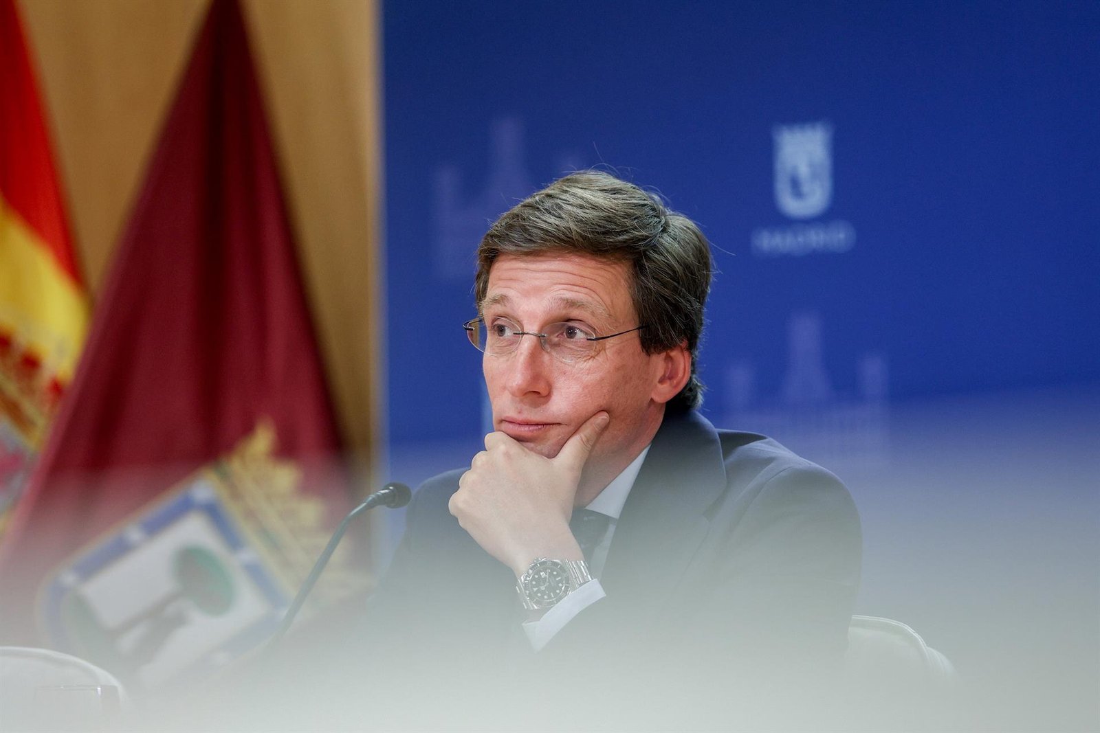 Almeida cree que Sánchez no se va a ir "ni con agua caliente" y critica su "reacción desproporcionada"