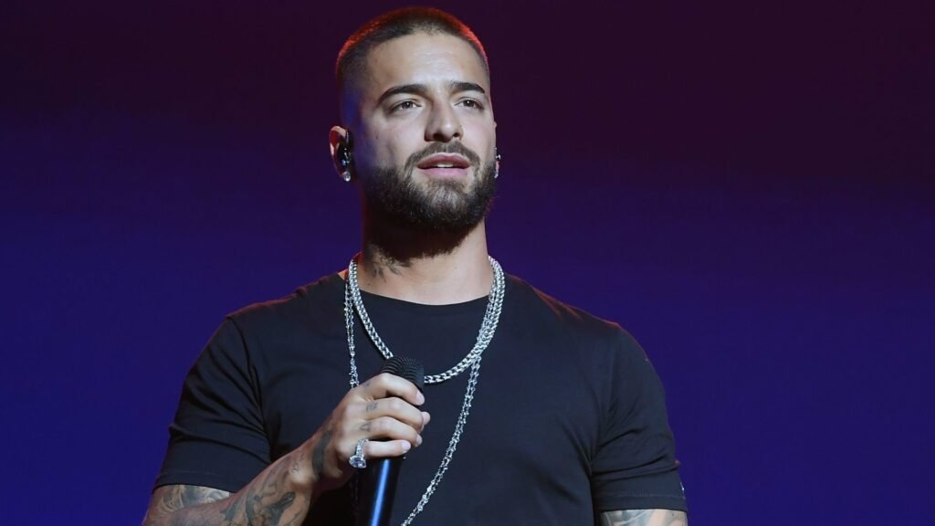 Absueltos los responsables de un negocio de pulseras de Maluma denunciados por el hijo de Rocío Durcal