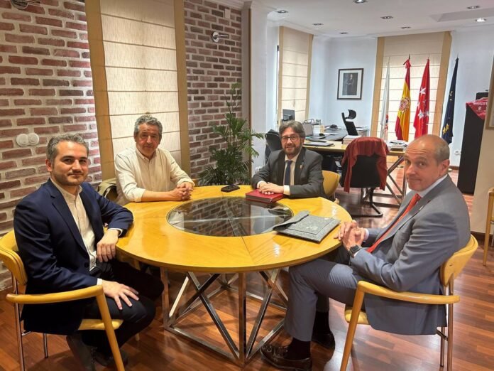 El alcalde de Pinto traslada a la Mancomunidad Sur su oposición a ampliación del vertedero