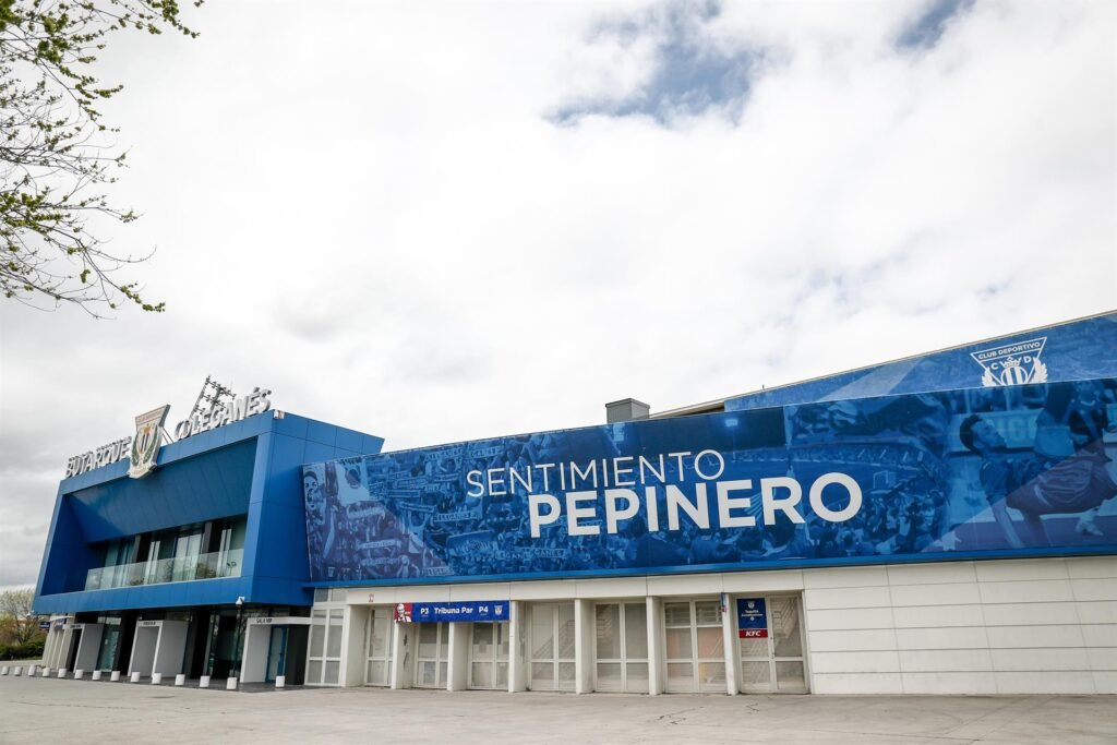 Al menos siete detenidos y un herido en un enfrentamiento entre ultras en la previa del Leganés-Real Zaragoza