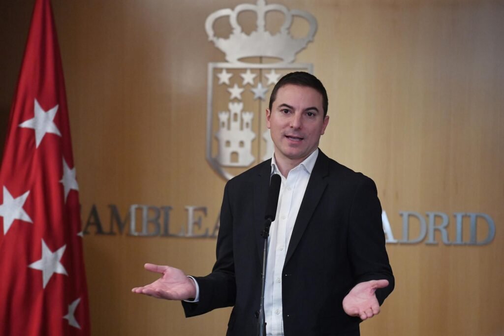 Lobato (PSOE-M) cree que la decisión de Sánchez "abre una nueva etapa" y pide enfocarla en "diálogo y transparencia"