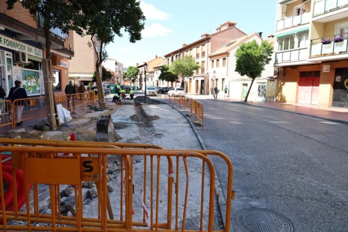 La calle Río Sol será de dirección única tendrá aceras más amplias y se incrementarán aparcamientos