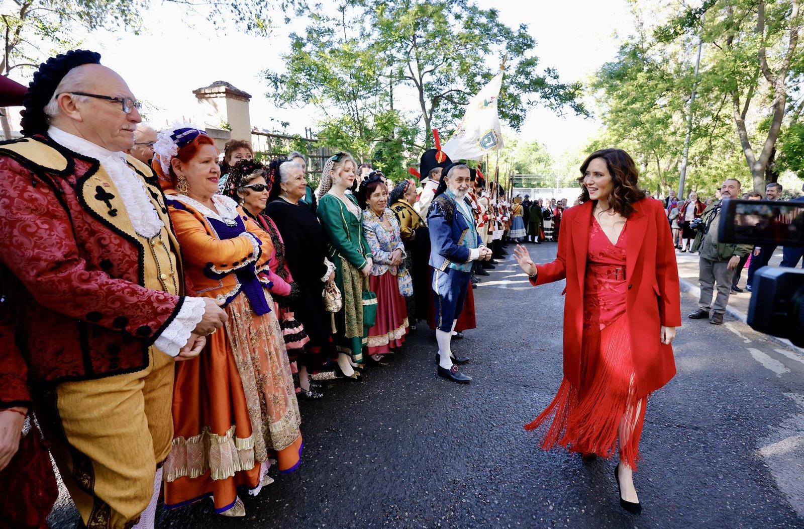 Díaz Ayuso preside la ofrenda floral a los Héroes del 2 de Mayo en el cementerio de la Florida