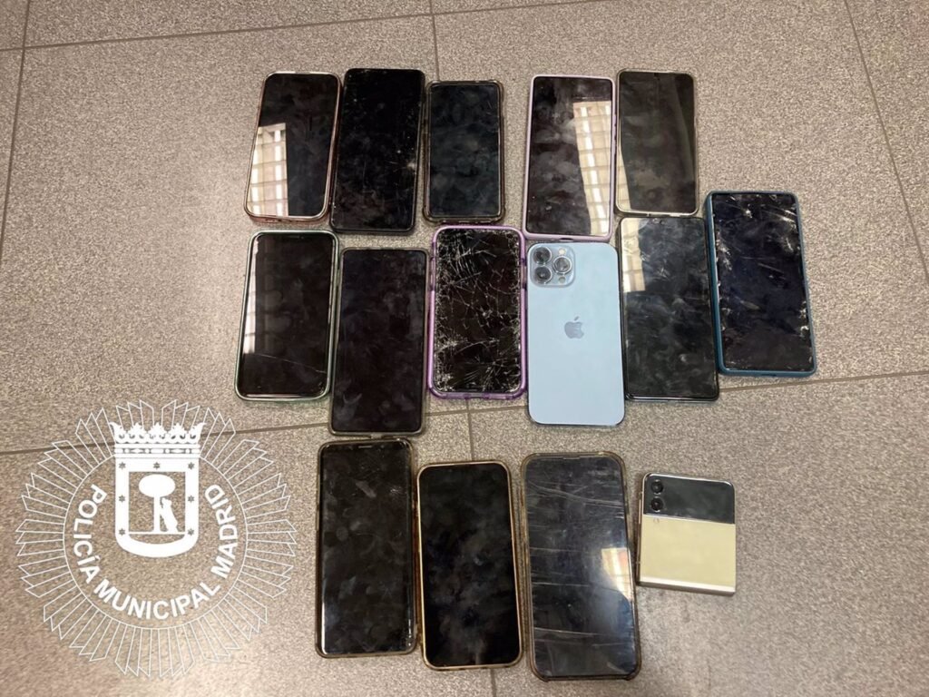 Tres detenidos por sustraer 15 móviles al descuido durante el Elrow Town Festival Madrid en Ifema