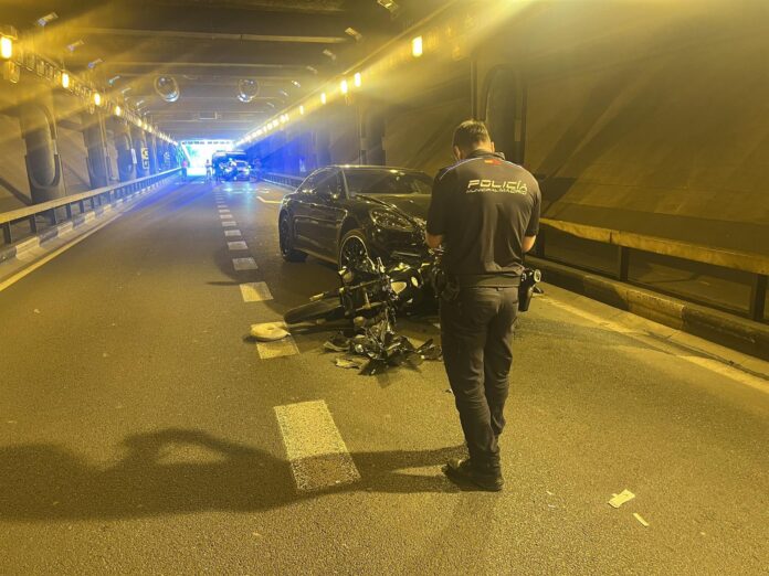 Herido grave un motorista en la colisión entre varios vehículos en el túnel de María de Molina
