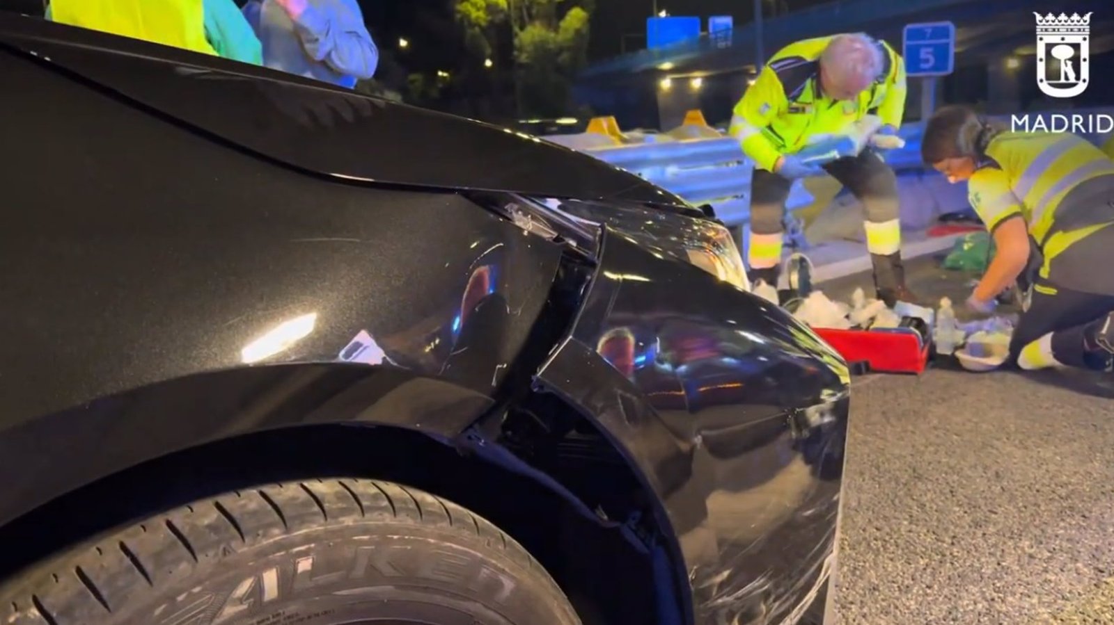 Muere una mujer de 45 años y otro hombre resulta herido tras colisionar su moto con un VTC en la M-30