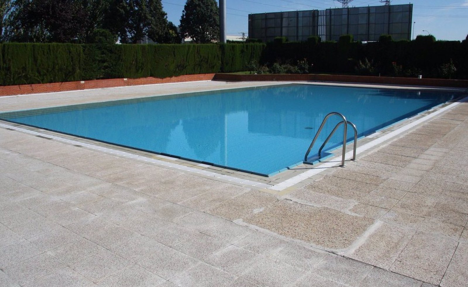 El Ayuntamiento de Getafe abre las piscinas del polideportivo Alhóndiga y Perales del Río