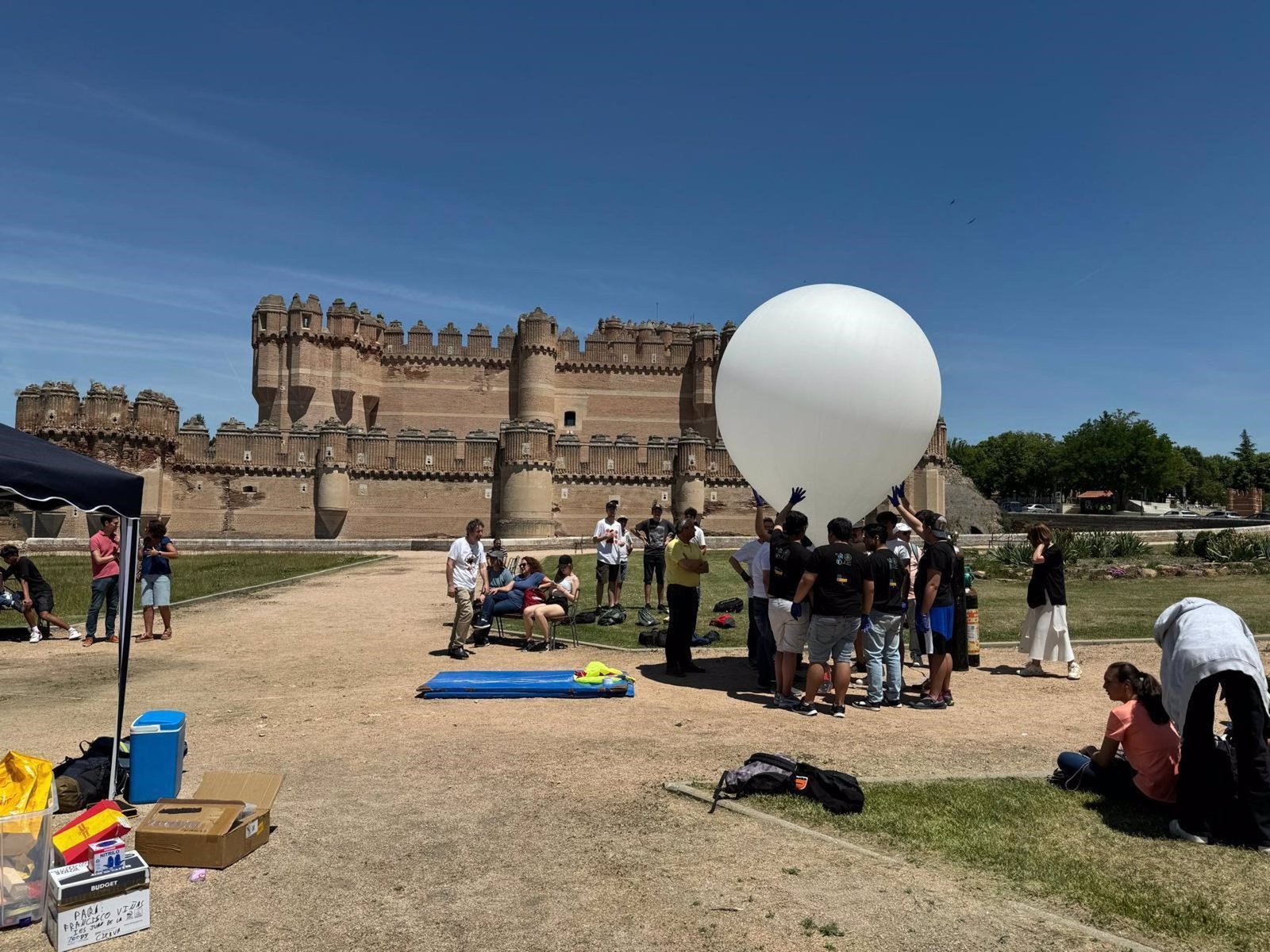 lanzamiento de globo sonda para estudiar la estretosfera