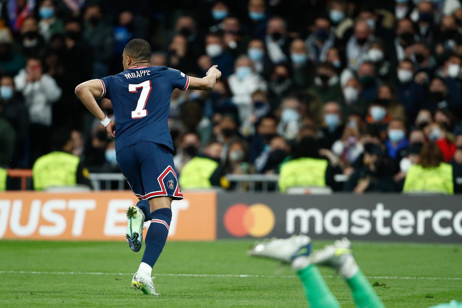El Real Madrid confirma el fichaje del delantero francés Kylian Mbappé