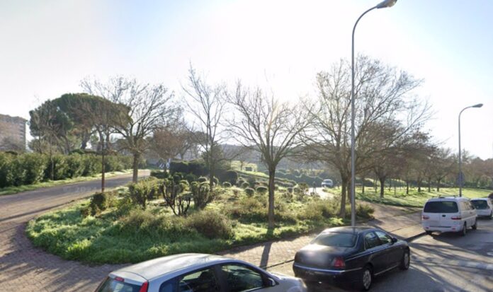 Detenido un joven y tres chicas menores por agredir e insultar a una transexual al grito de 