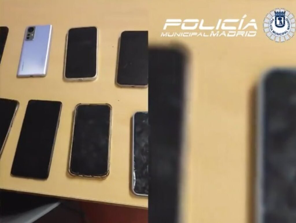 Cuatro detenidos por robar móviles y carteras al descuido en las fiestas de Aluche