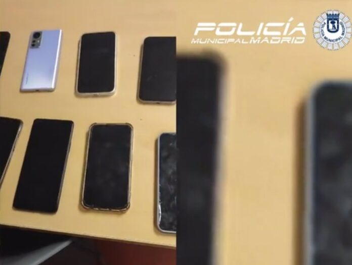 Cuatro detenidos por robar móviles y carteras al descuido en las fiestas de Aluche