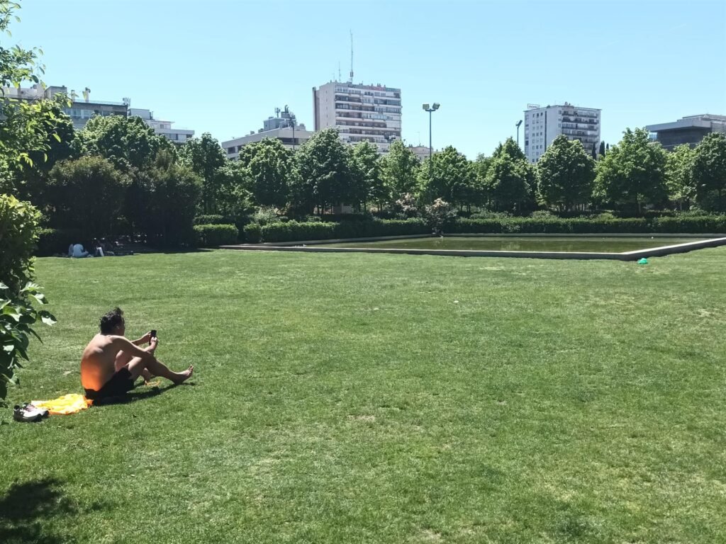 Las temperaturas máximas aumentan este lunes en la mitad norte