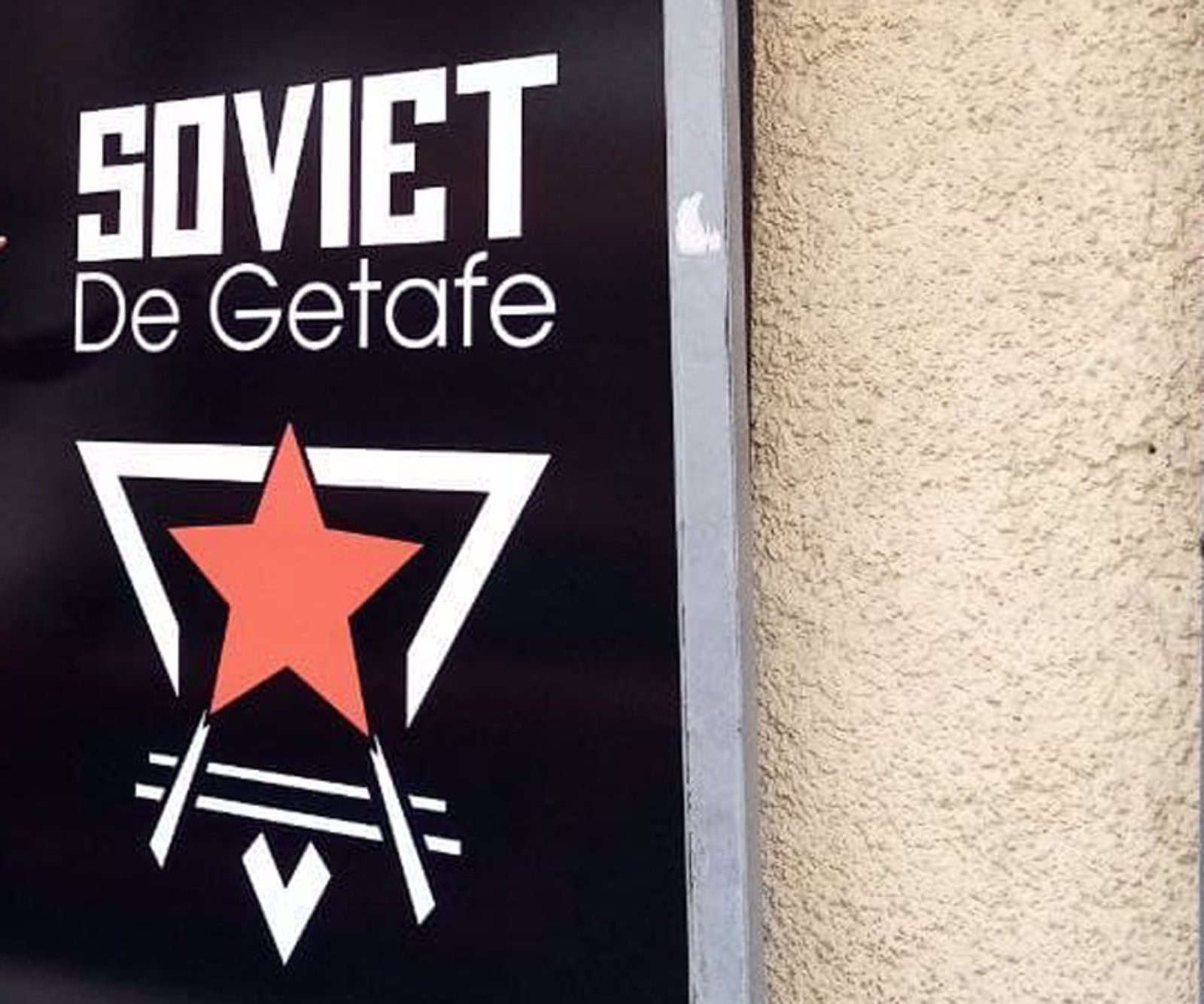 Denuncian el ataque de "un grupo organizado de nazis" a miembros del PCE y Soviet