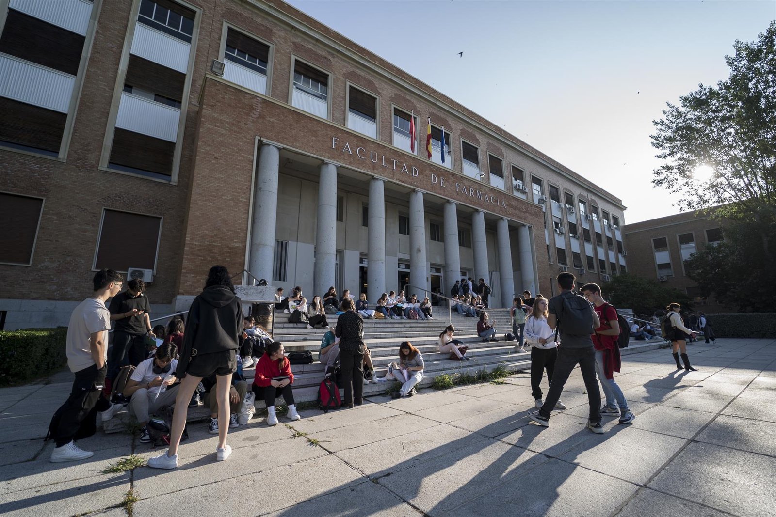 La Comunidad de Madrid sancionará a las universidades que no controlen escraches y acampadas