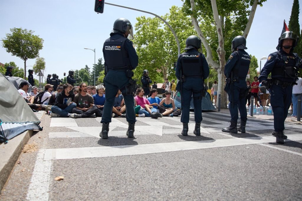 Más Madrid ve una "represalia" en el régimen sancionador para universidades y PSOE lo tacha de "despropósito"