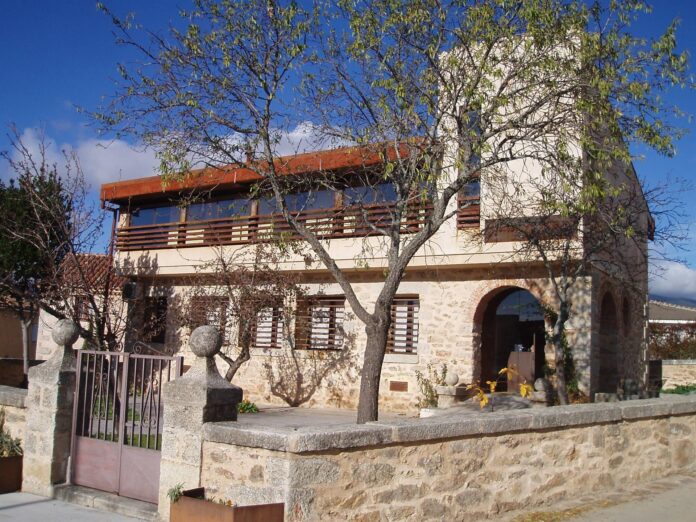 La Comunidad invertirá 15 millones en ayudas para embellecer y aumentar vivienda asequible en pequeños municipios La Comunidad invertirá 15 millones en ayudas para embellecer y aumentar vivienda asequible en pequeños municipios