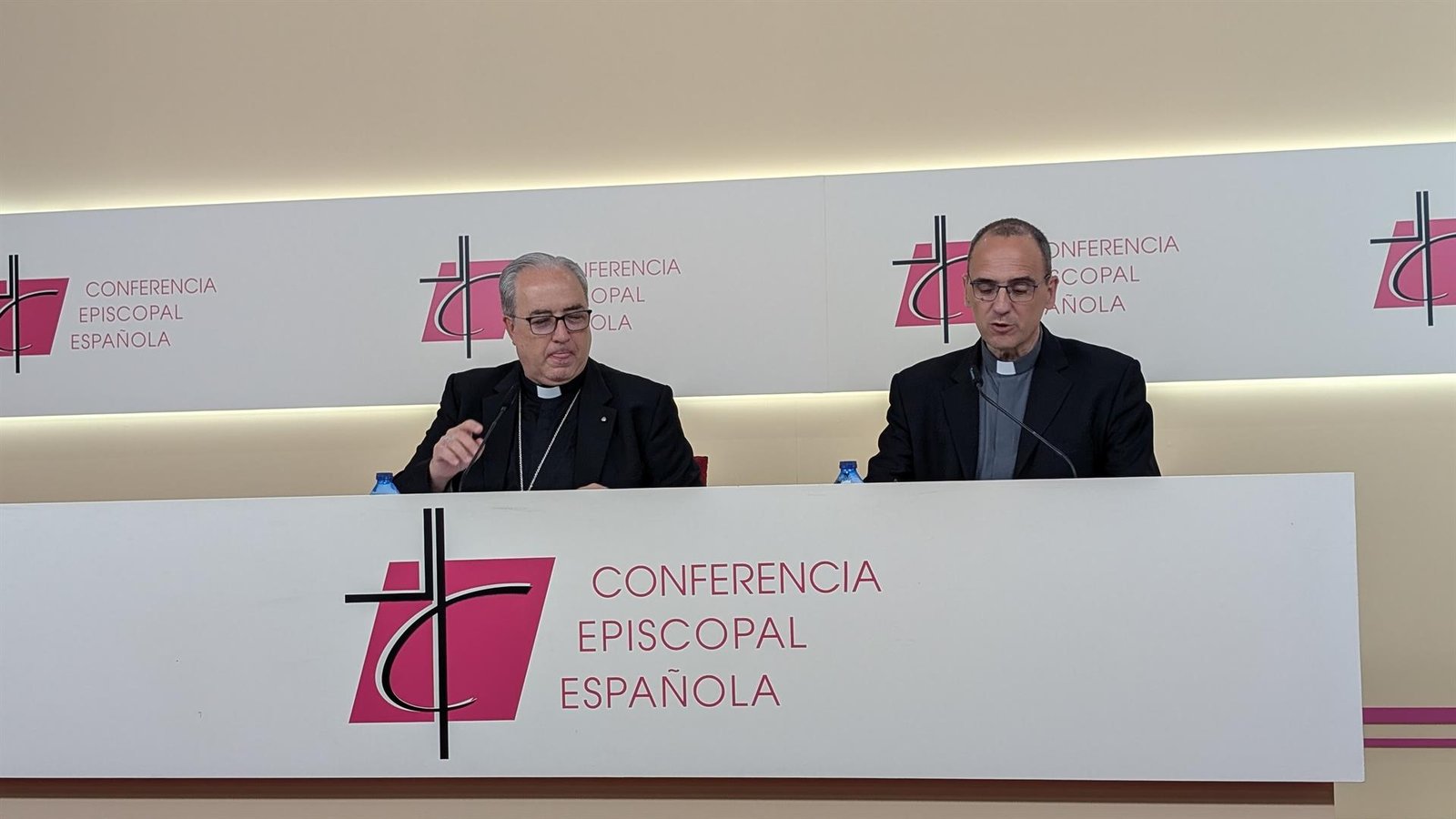 Obispos votarán el martes su plan de reparación a víctimas de abusos de casos prescritos