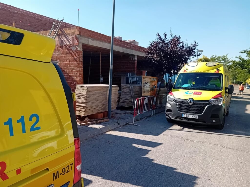 Un trabajador sufre una parada cardiorrespiratoria tras un golpe de calor en una obra de Paracuellos del Jarama