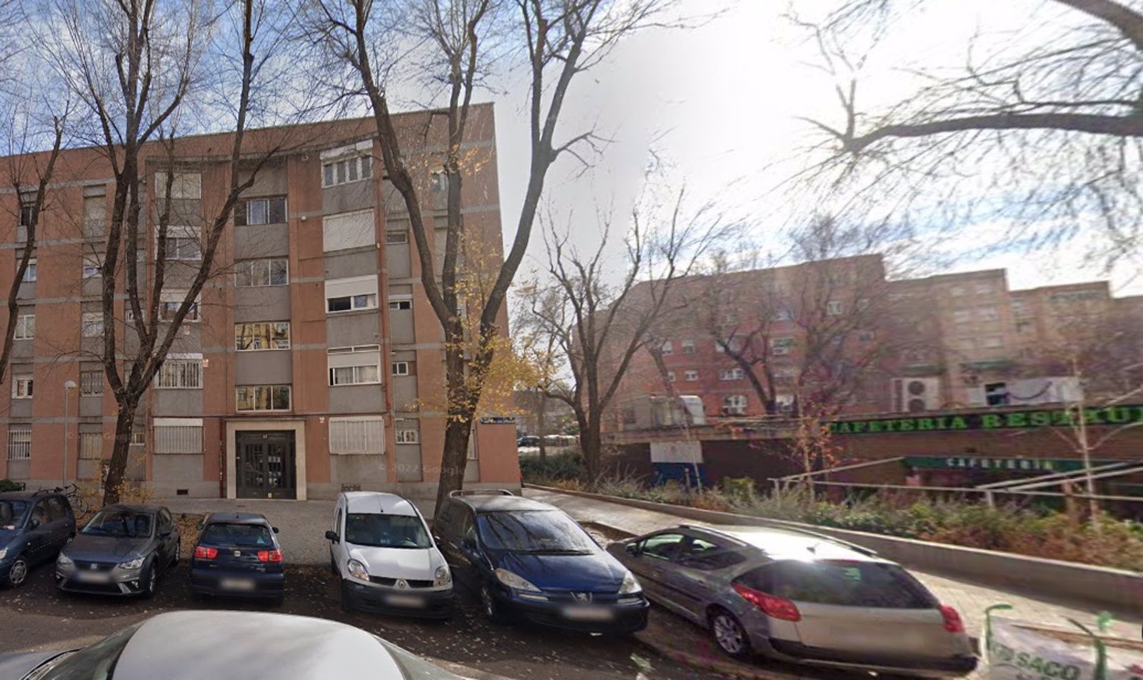 Un herido leve por arma blanca y siete detenidos en una reyerta entre dos grupos en La Elipa