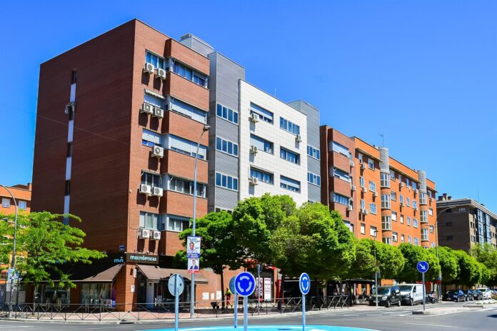 El Ayuntamiento concede una ayuda de 8 millones a 22 comunidades para la rehabilitación de sus edificios El Ayuntamiento concede una ayuda de 8 millones a 22 comunidades para la rehabilitación de sus edificios