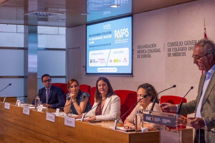 Niños de familias más vulnerables realizan 23 minutos menos de deporte y usan 70 minutos más las pantallas al día