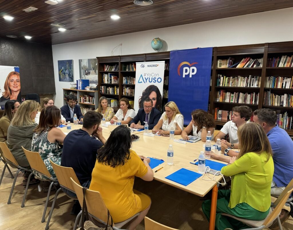 Serrano (PP) cree que Nacho Cano ha dado "más explicaciones" que Pedro Sánchez y su mujer