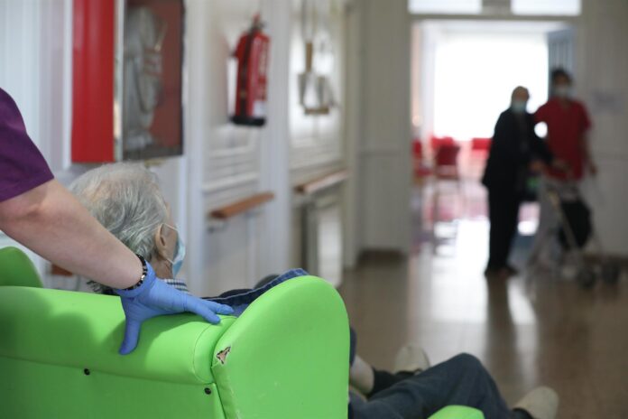 Comunidad aumenta las inspecciones en residencias